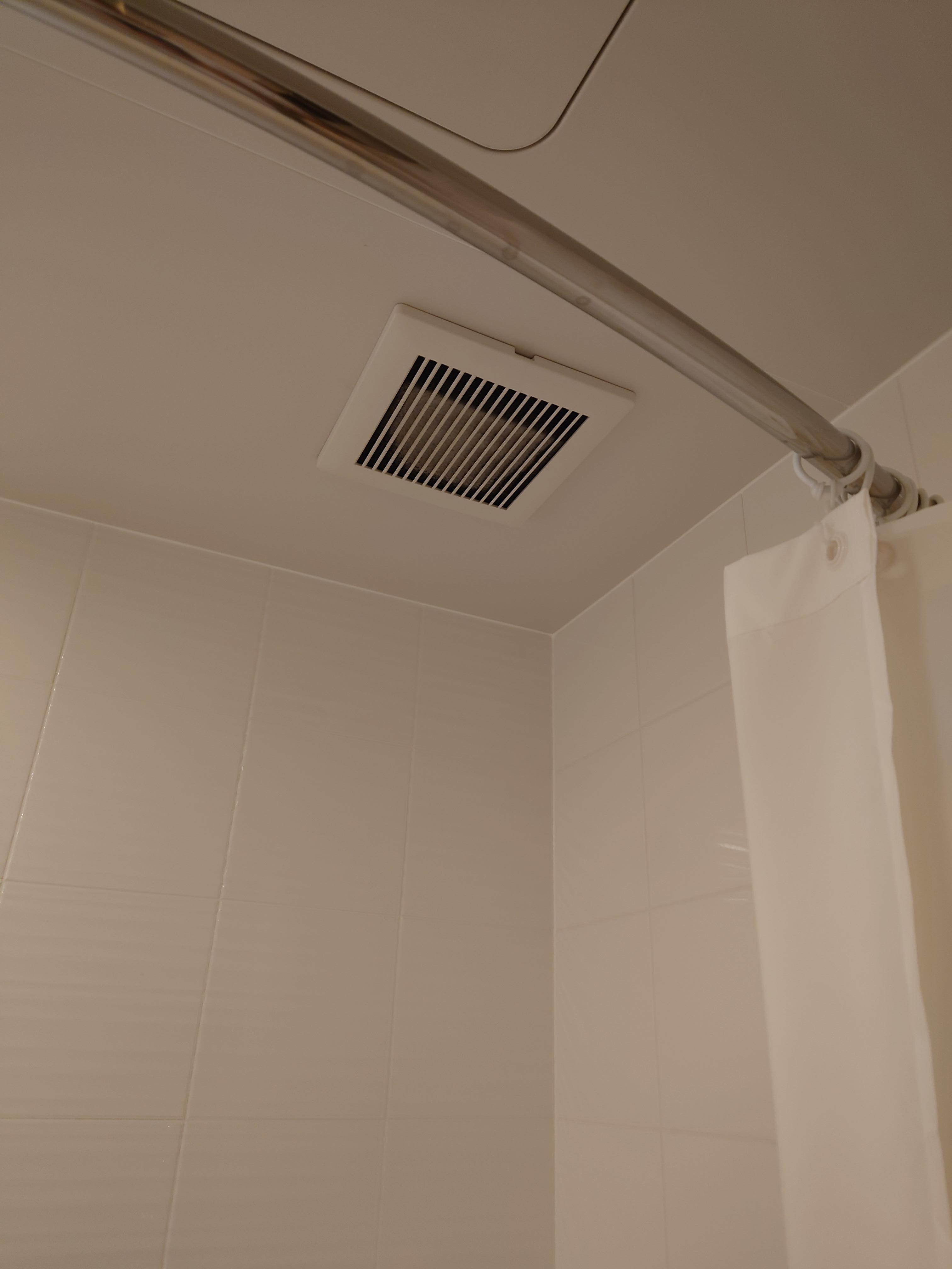 浴室抽氣有很多塵