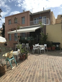Lovely vegan restaurant close by