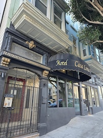 Small check in area but free coffee