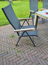 Defekte Gartenmöbel, siehe Armlehnen......
