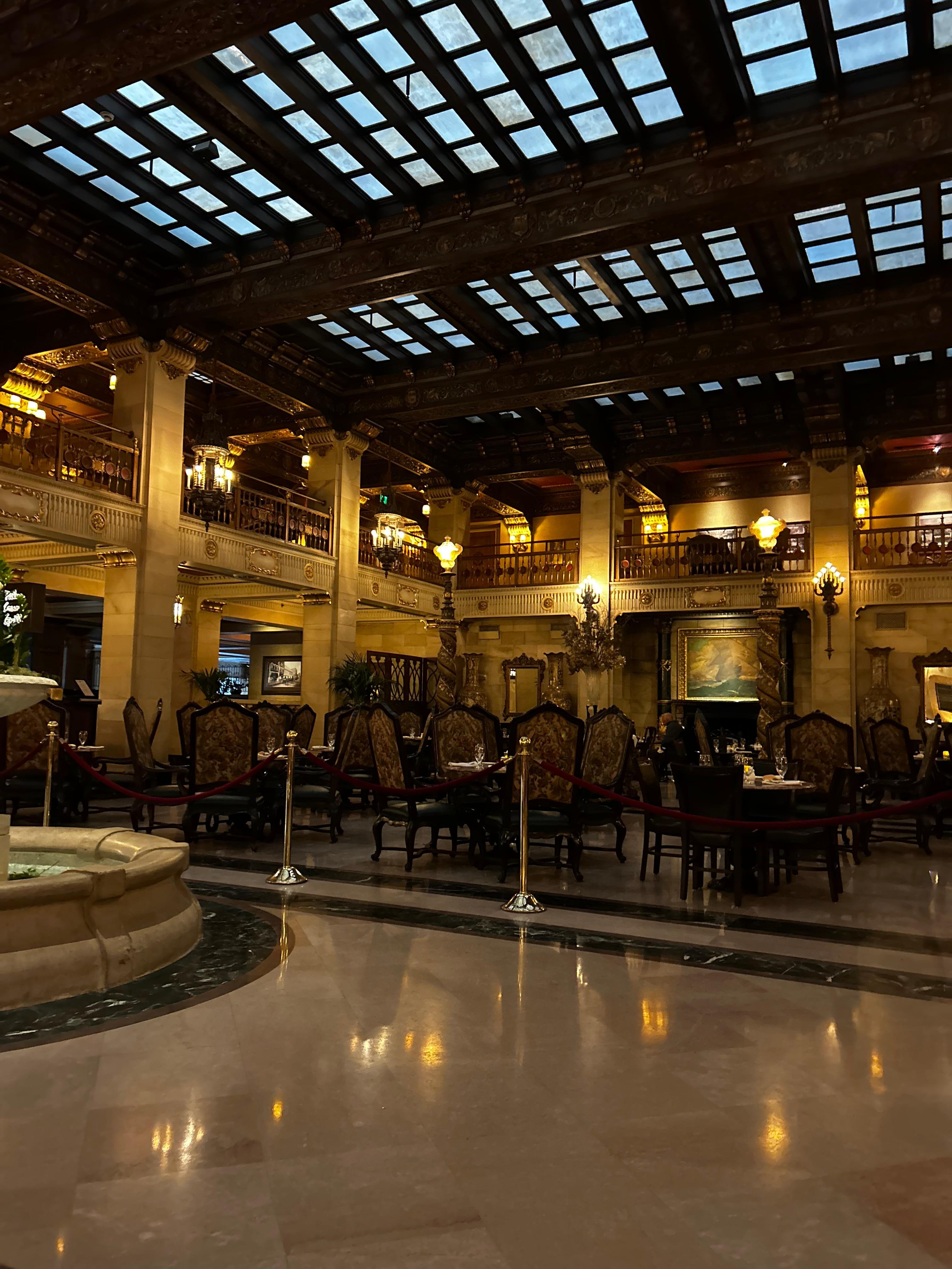 Lobby Dining 