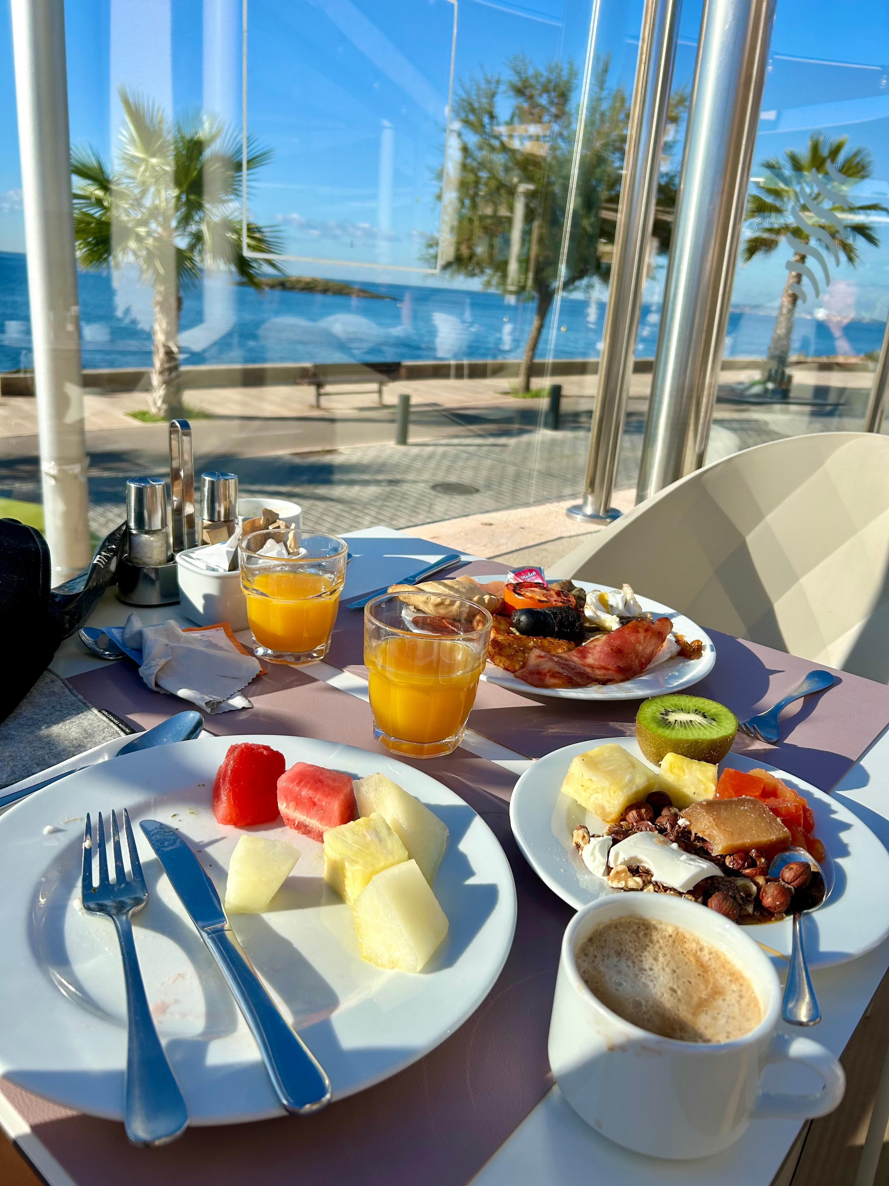 Breakfast with a view 