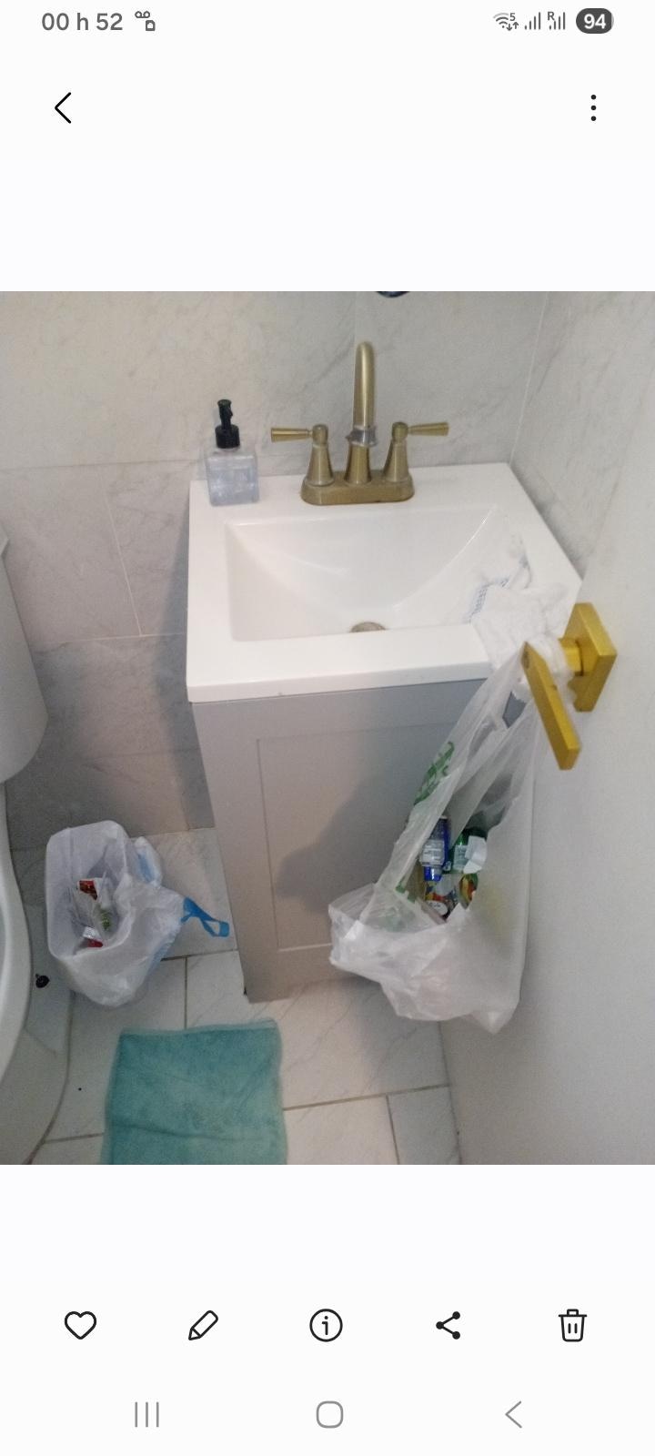 La pouble laisser sur place des precedents voyageur ,la maison etait sale ,pas de seviette fournie 