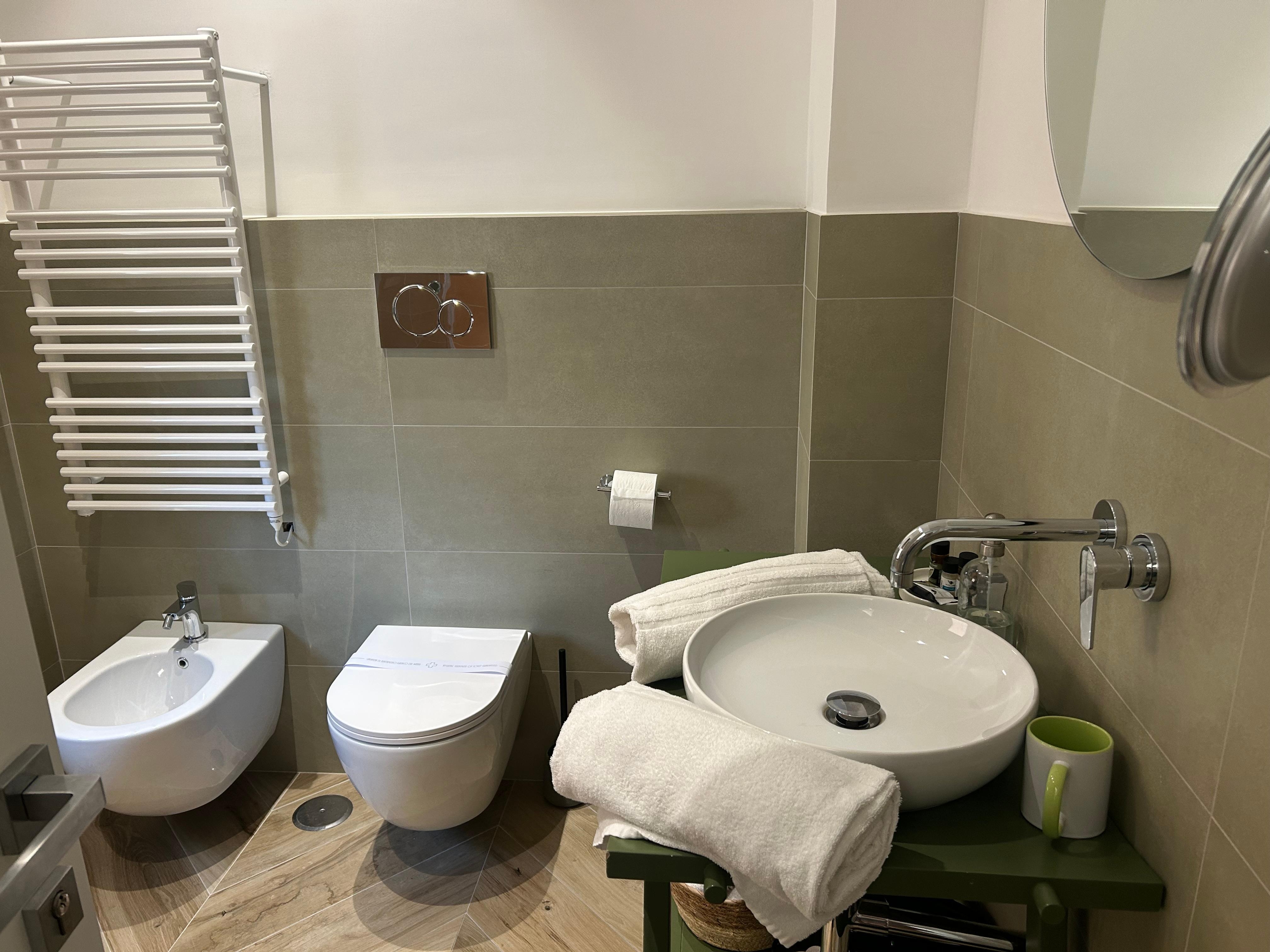 Olive room bathroom