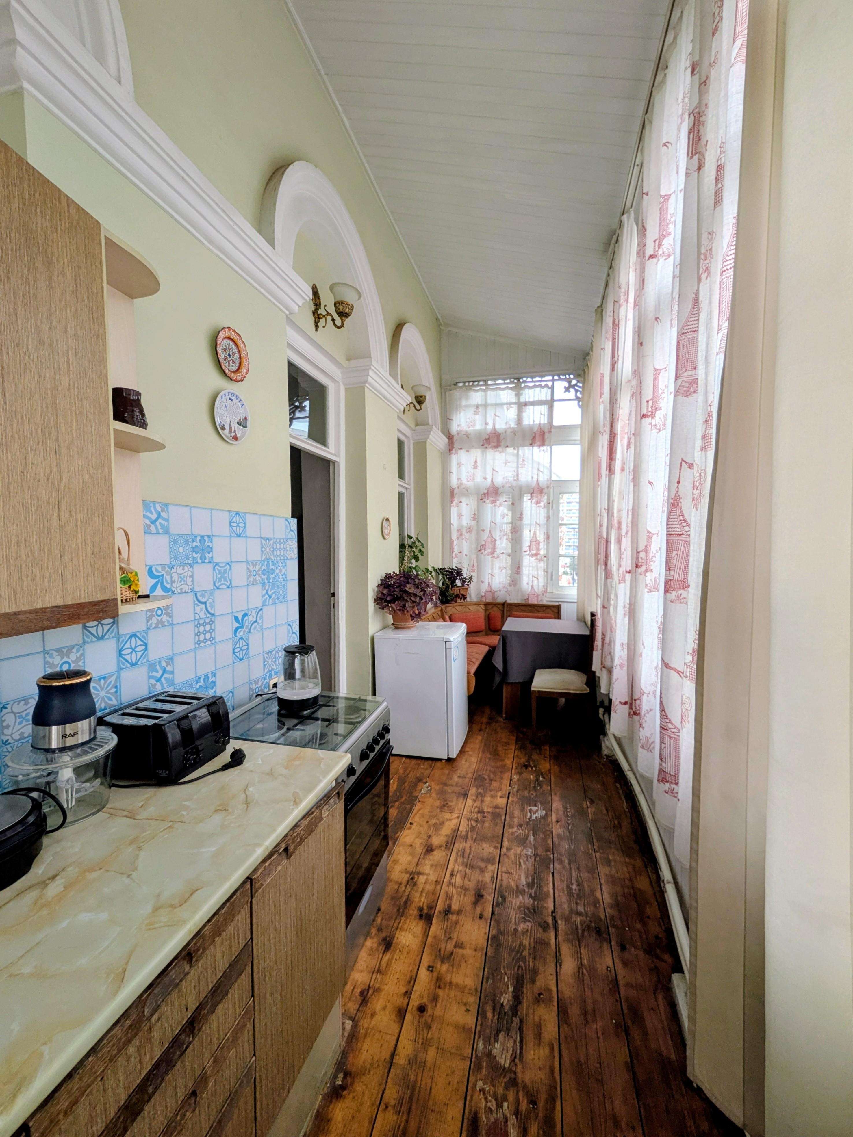 Kitchen with breakfast table