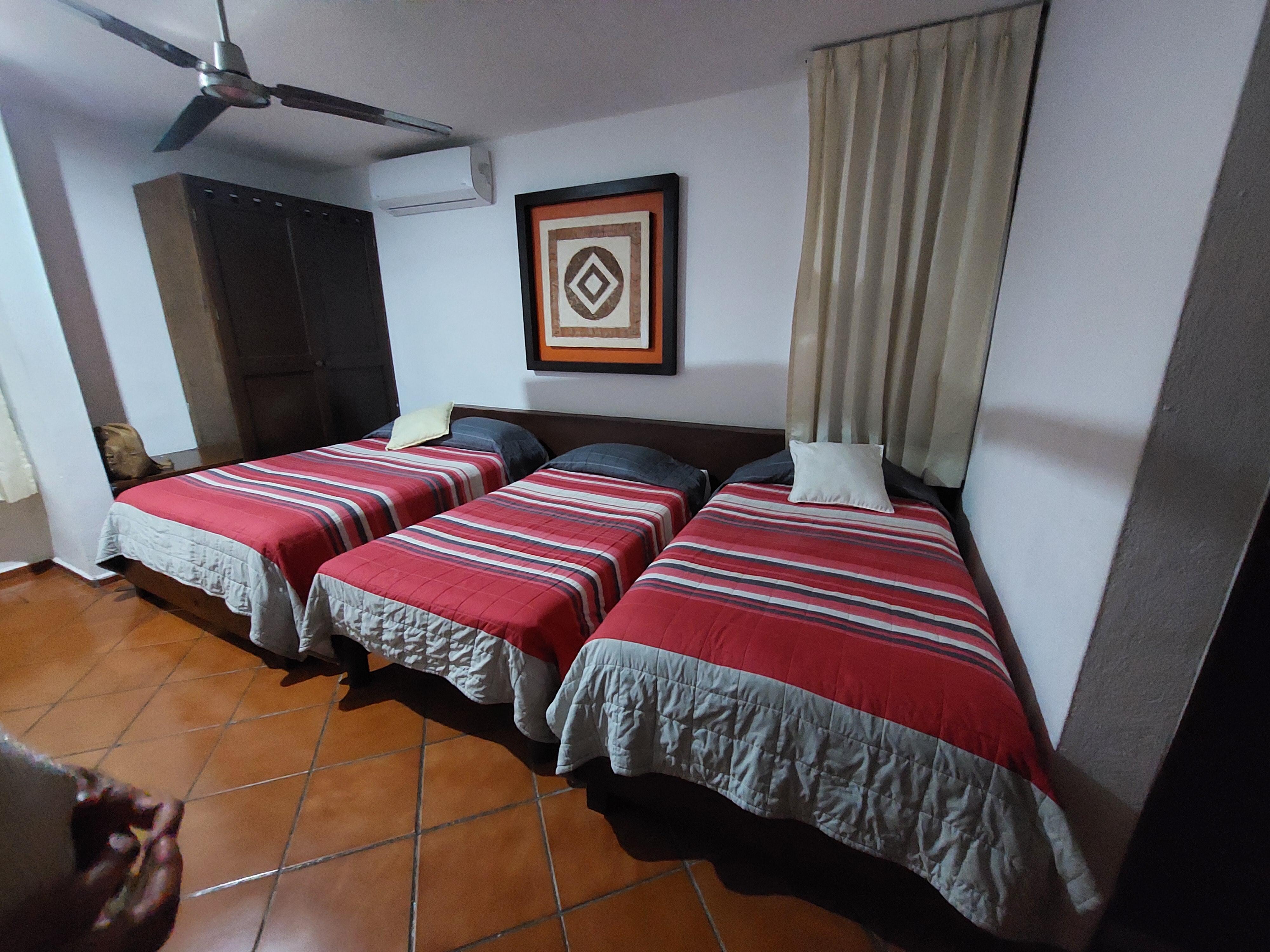 Nos proporcionaron una cama adicional para mayor comodidad, lo cuál agradezco mucho.