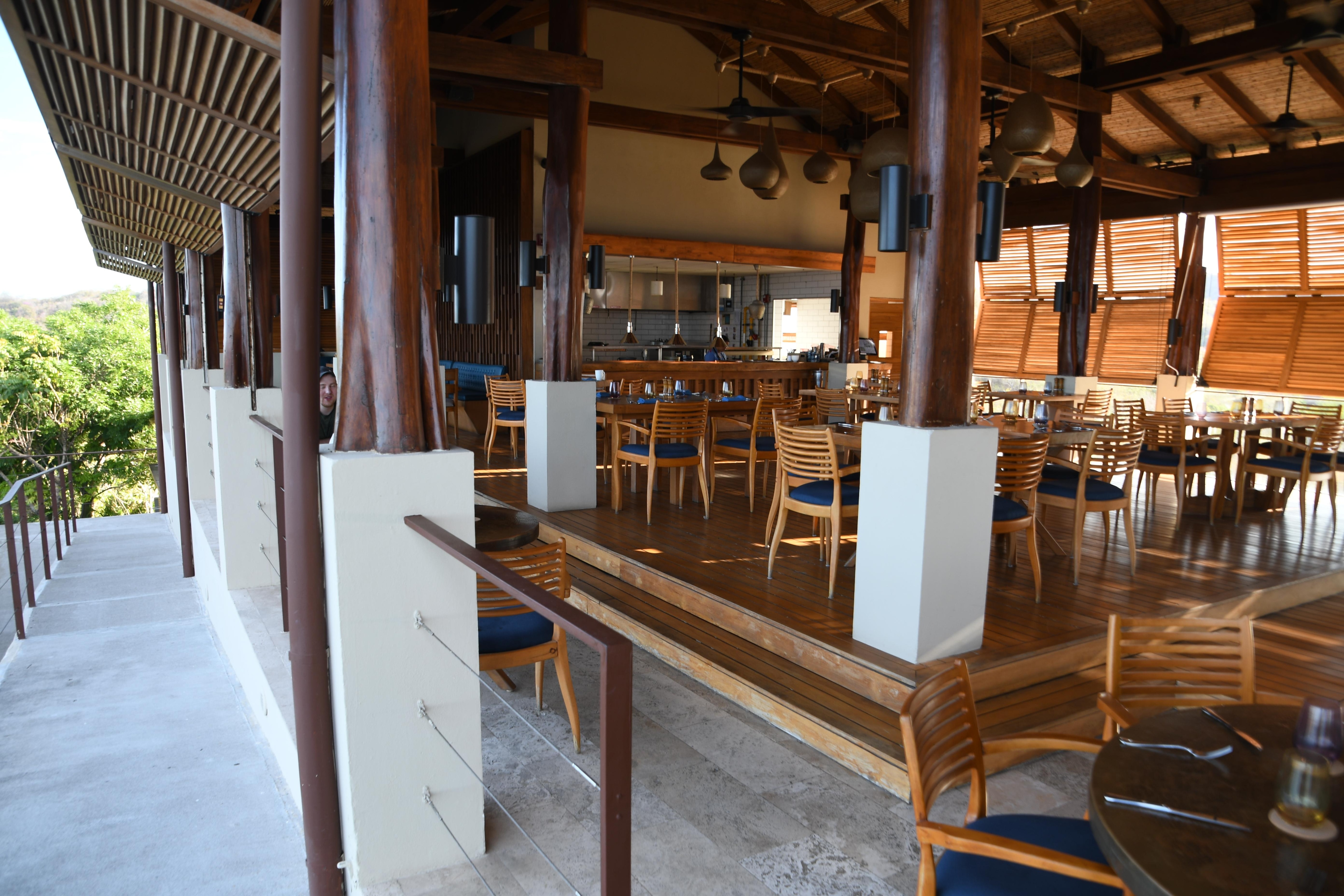 Can you see yourself having here a romantic dinner?