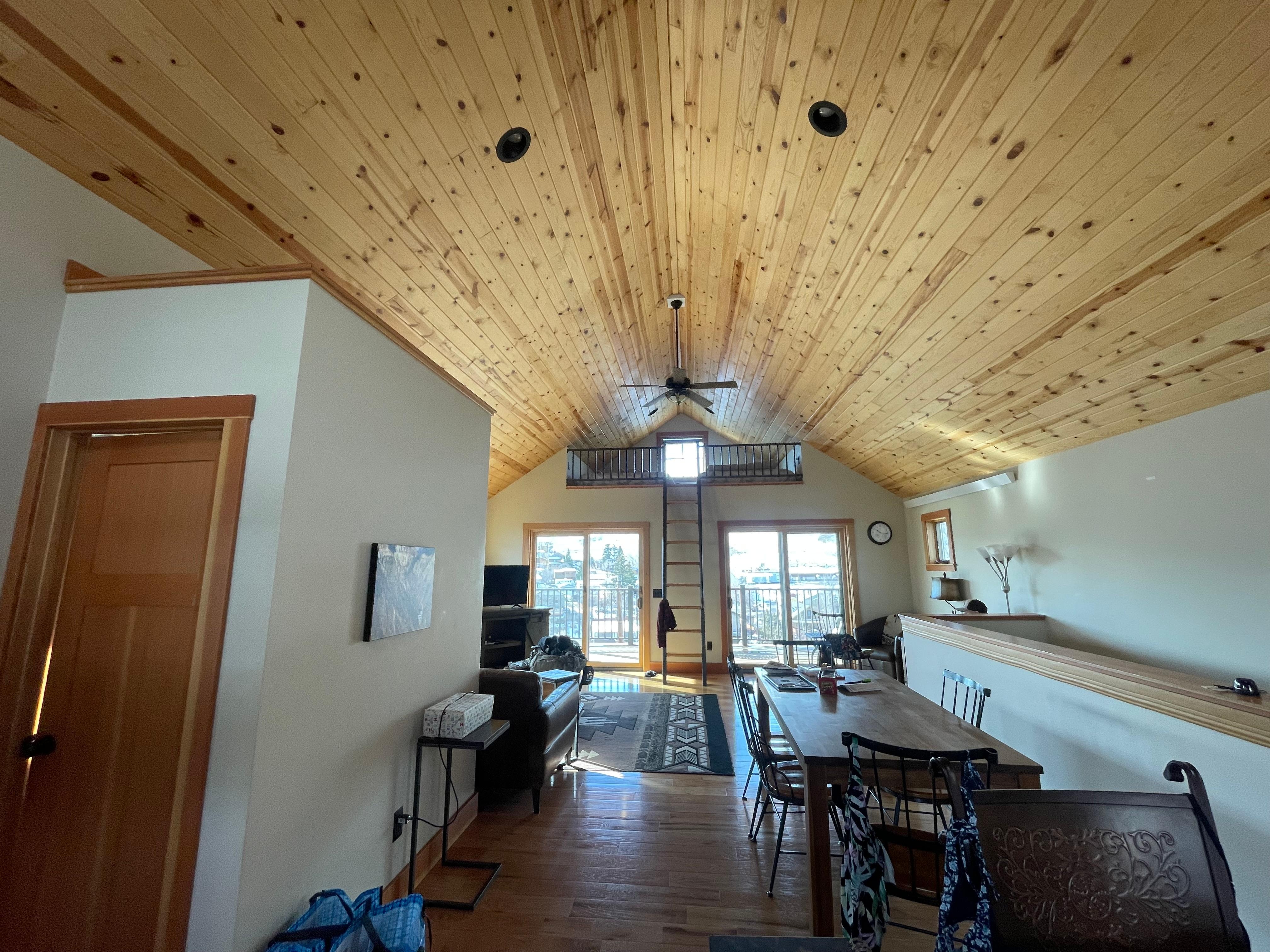 Great space! We played Farkle nightly! Our 15 year old son loved sleeping in the loft!