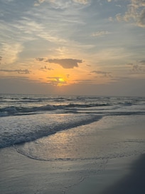 2 minutes from a beautiful beach and amazing sunsets.