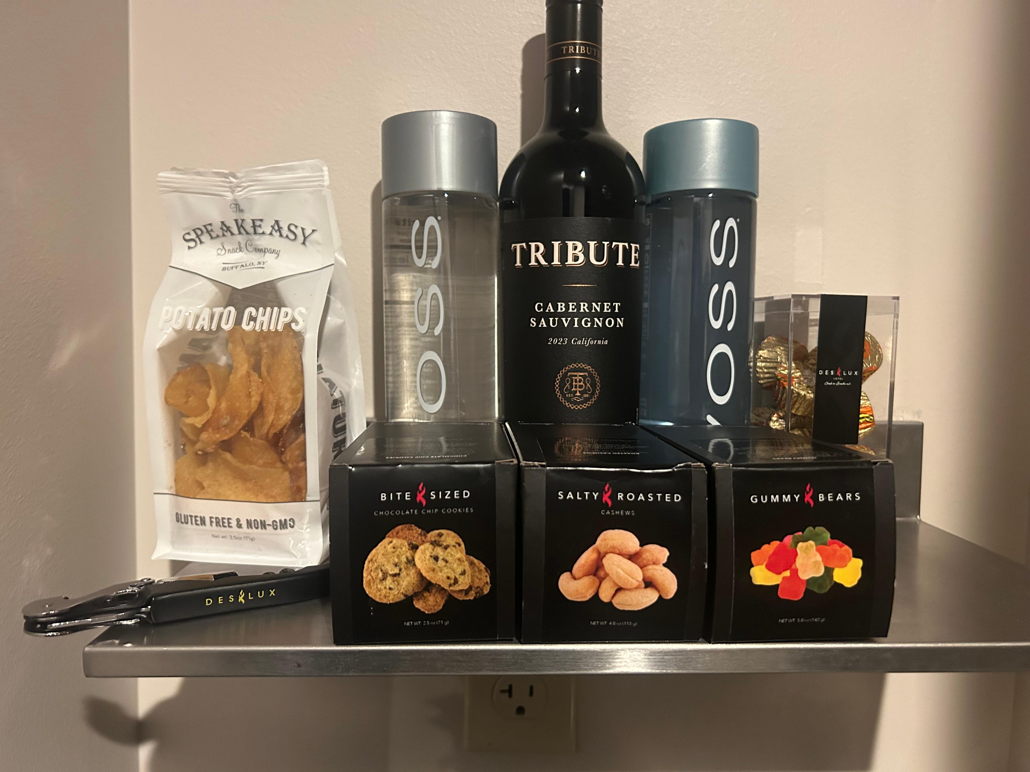 In room snack (mini bar)