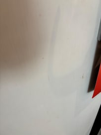 Paredes e portas muito sujas