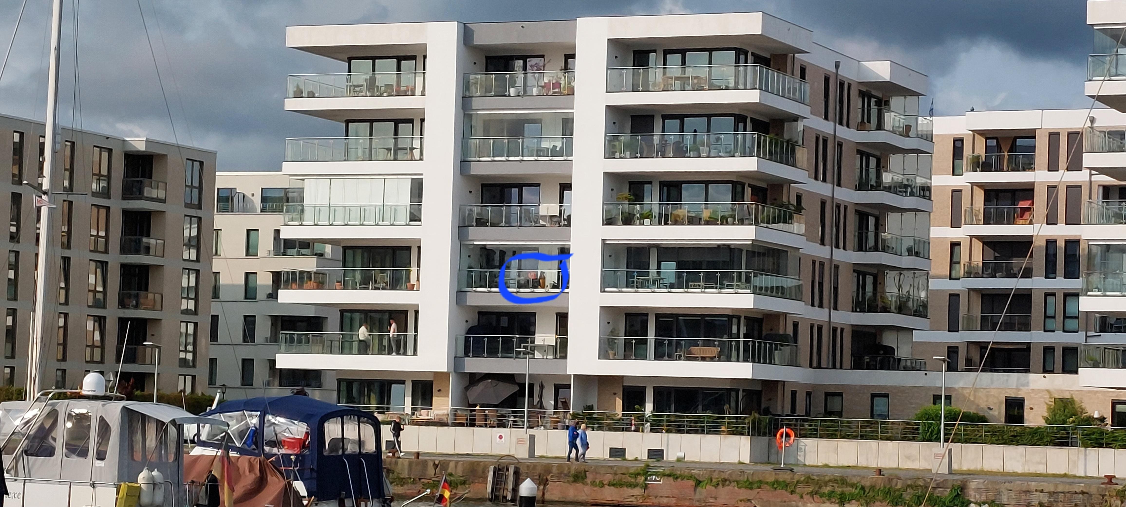 Top Lage mit Blick azf den Yachthafen