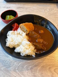 朝食牛タンカレーと牛タンコロッケ