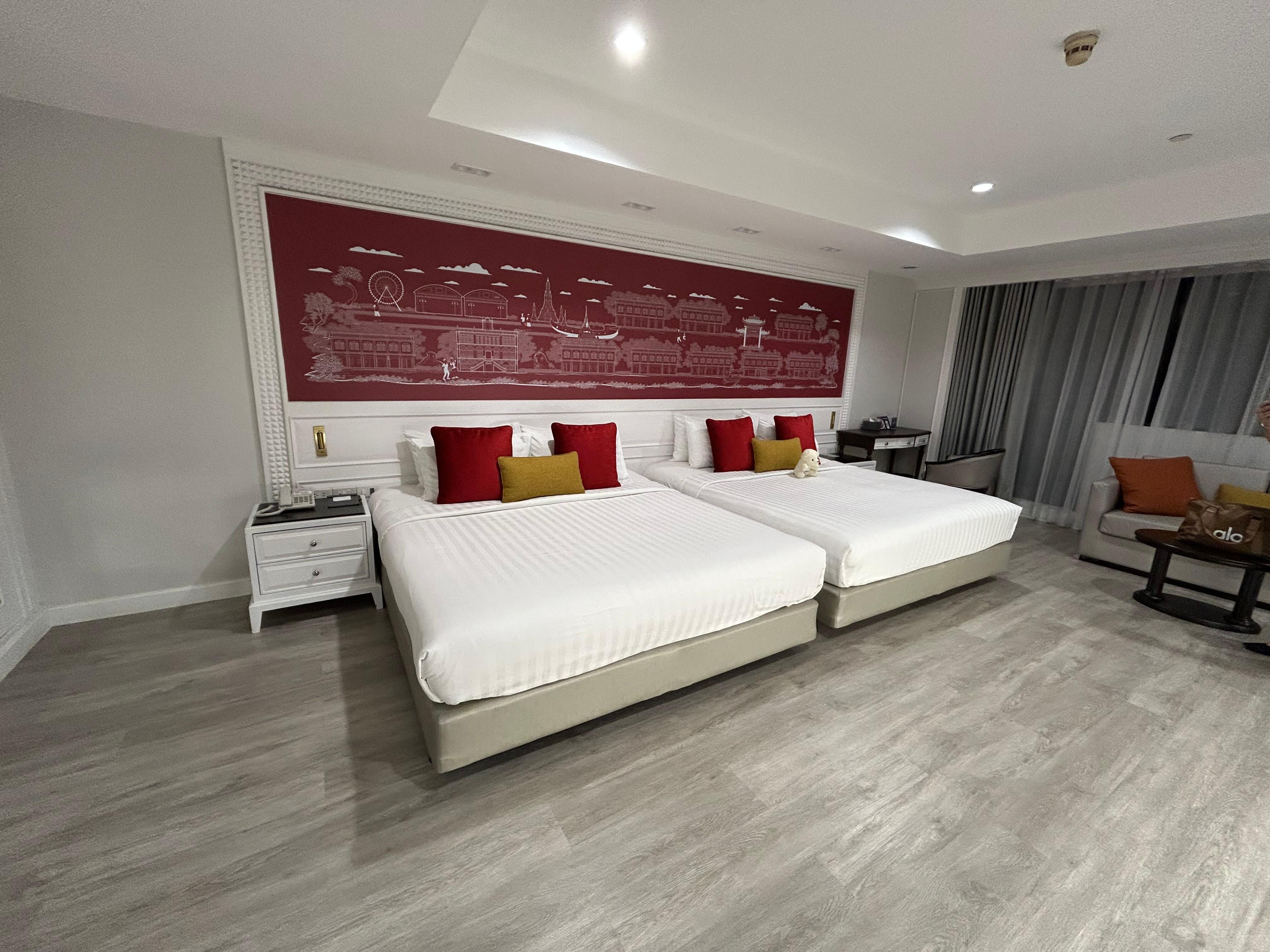 Room for 4 guests- 2 king beds