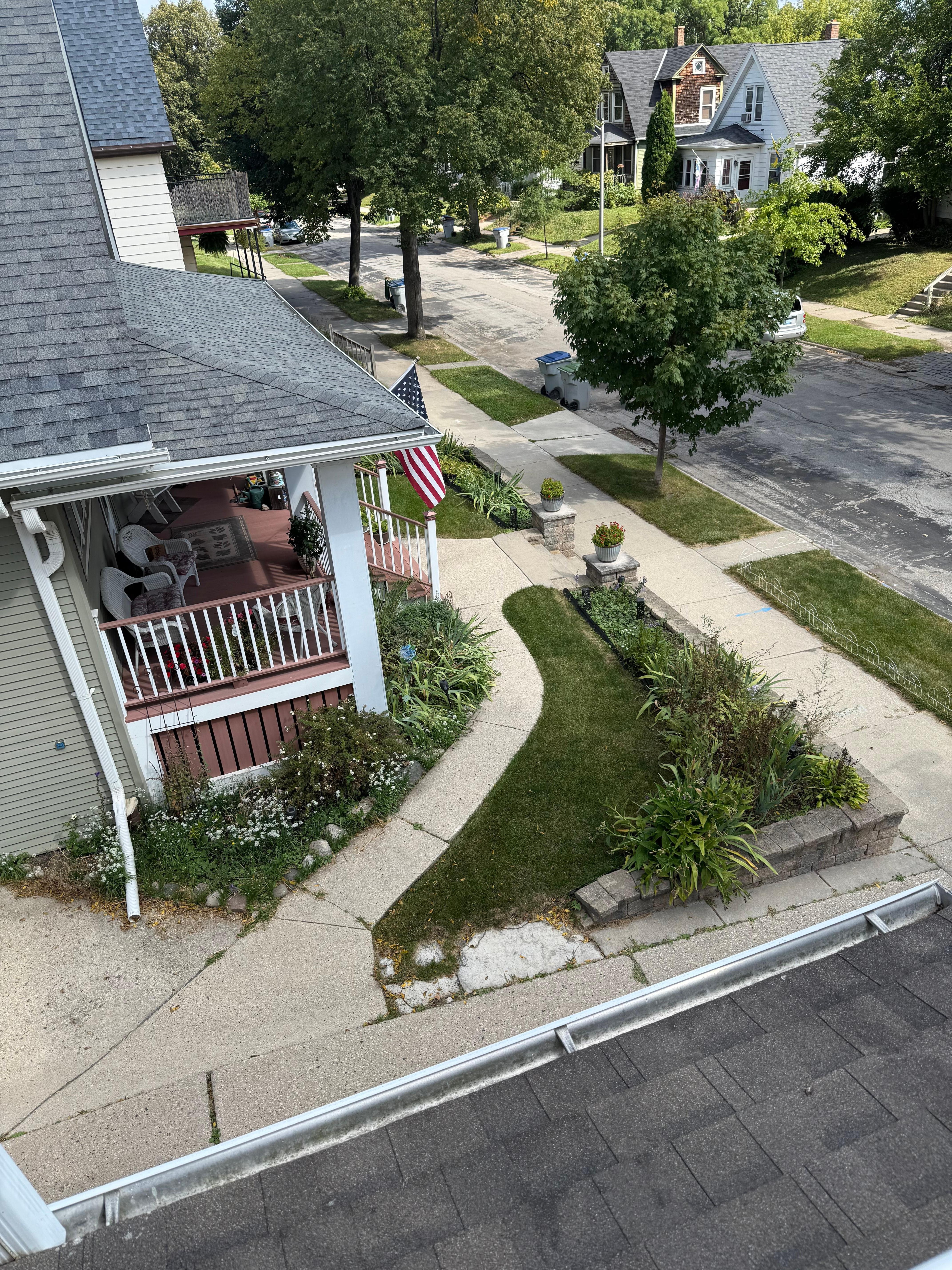 View of the neighborhood 