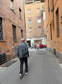 Very good quiet location close to Conad grocery store.