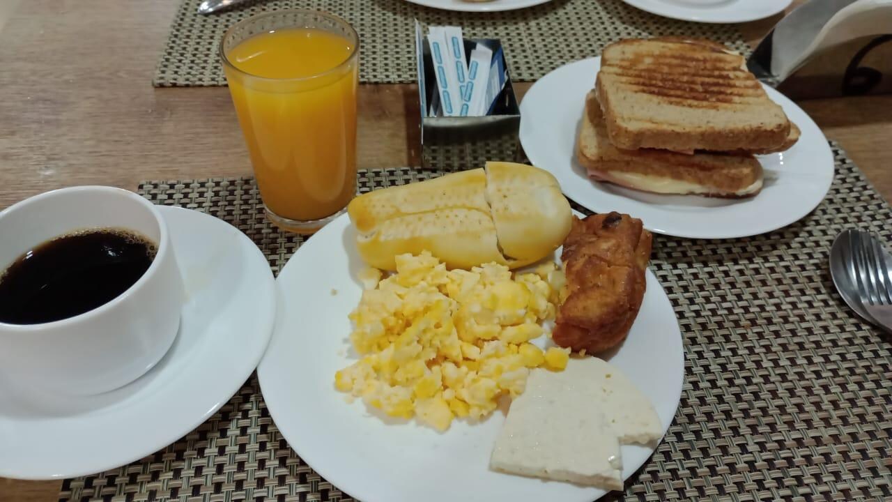 Café da manhã gostoso. 