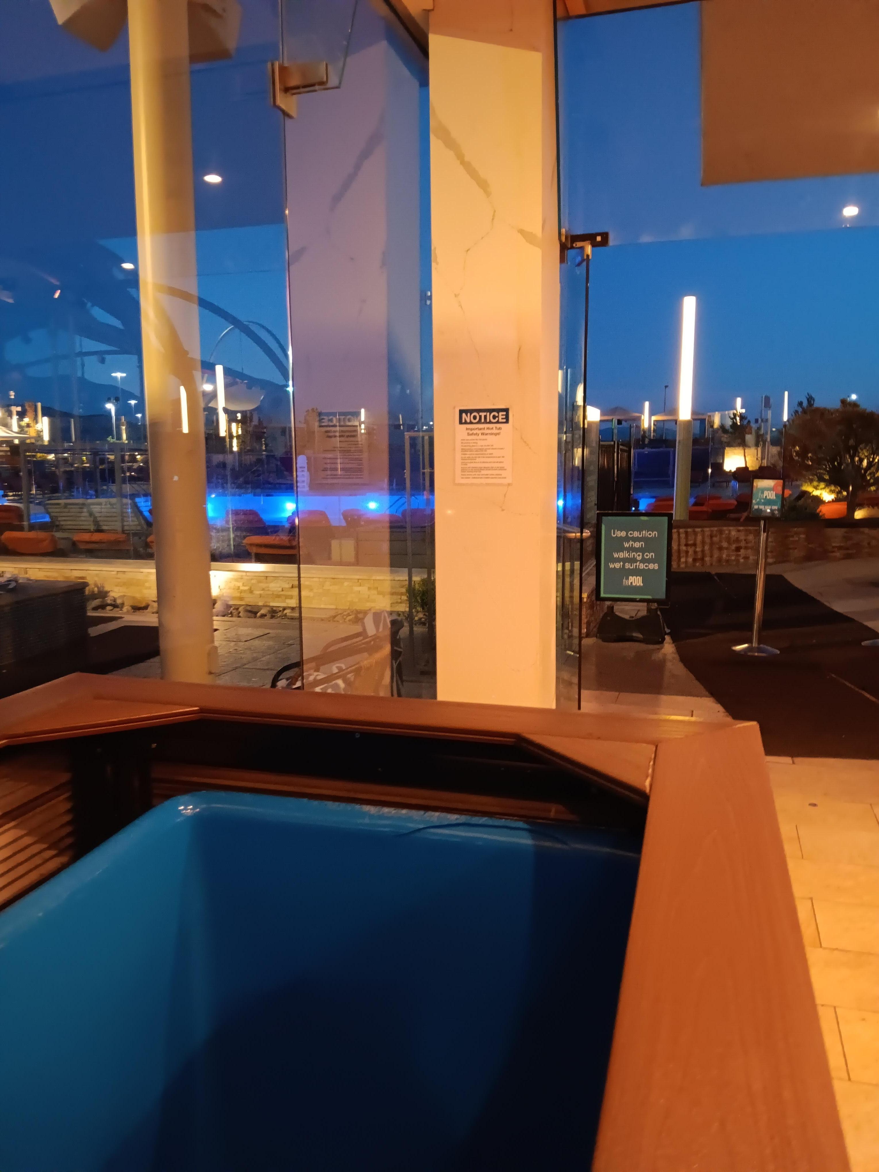 There was 2 hot tubs open only that where crowded with people no restrictions on the number of ppl per hot tub. 