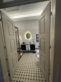 Bathroom in the Shanghai room