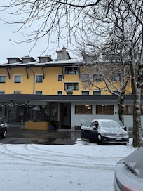 Front parking area and the front of the hotel.