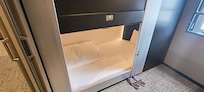 Men's cabin Lower tier