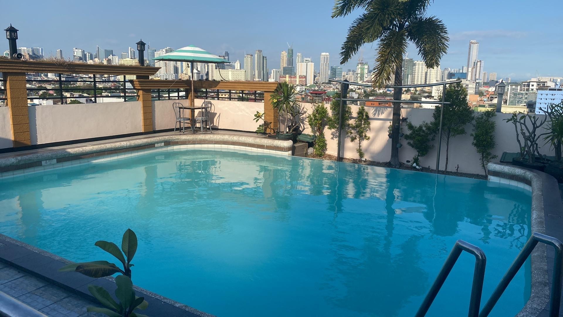 Relaxing & clean, relaxing area, good pool porter…