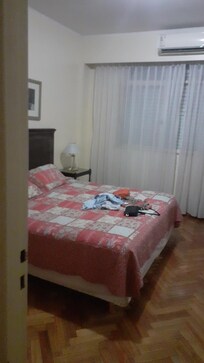 Quarto com cama queen