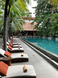 The main pool area where you have breakfast.