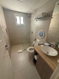 2nd bathroom