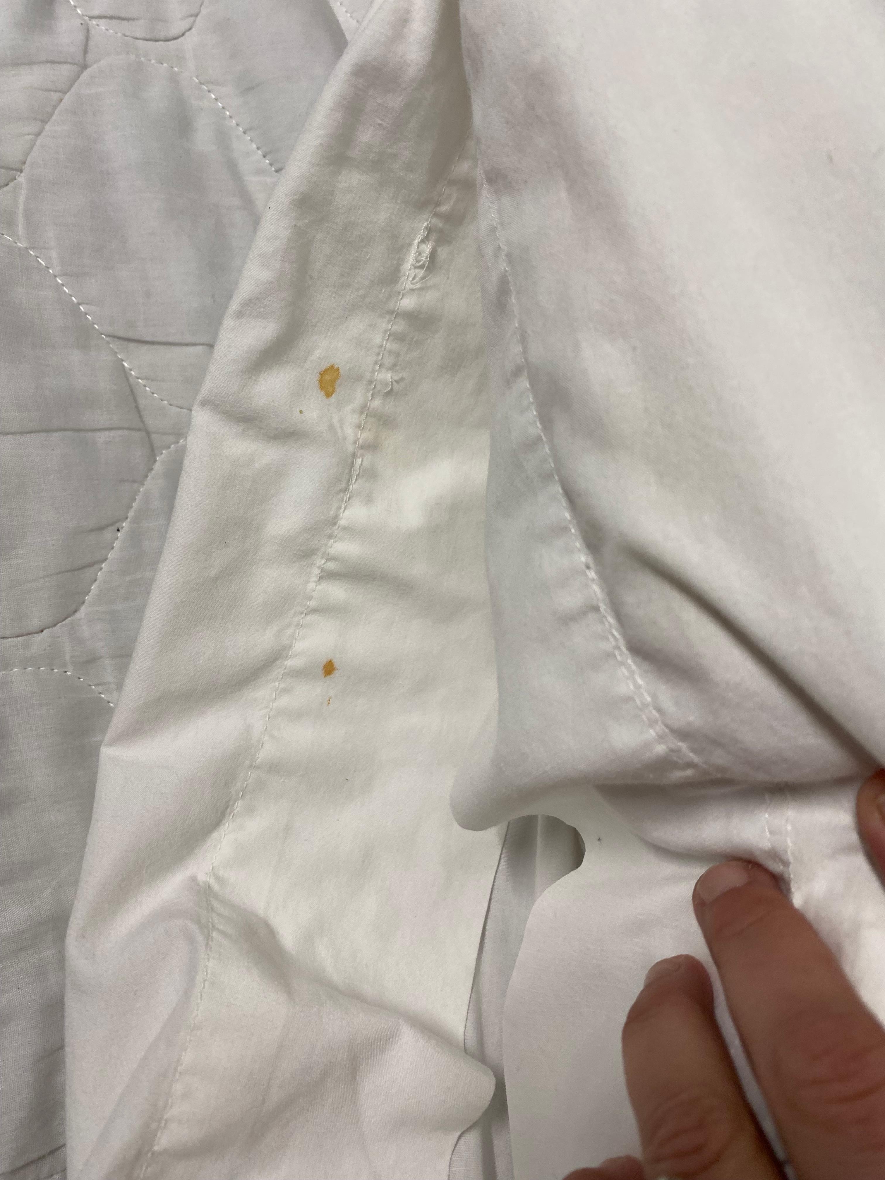 Not sure what this  stain is but it’s on the pillow case.