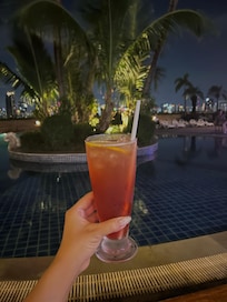 Pool bar
