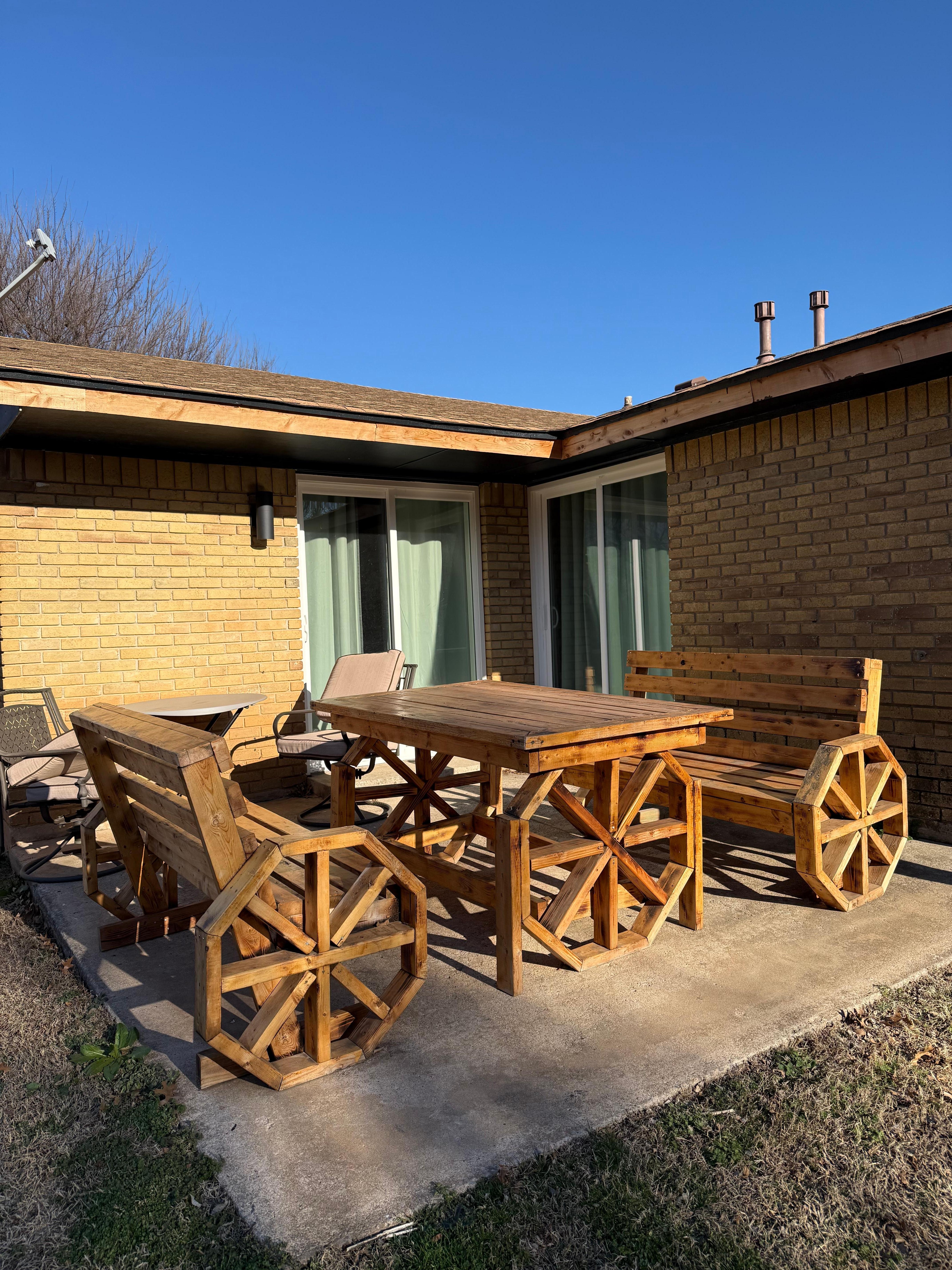 The back porch table set was gorgeous! 