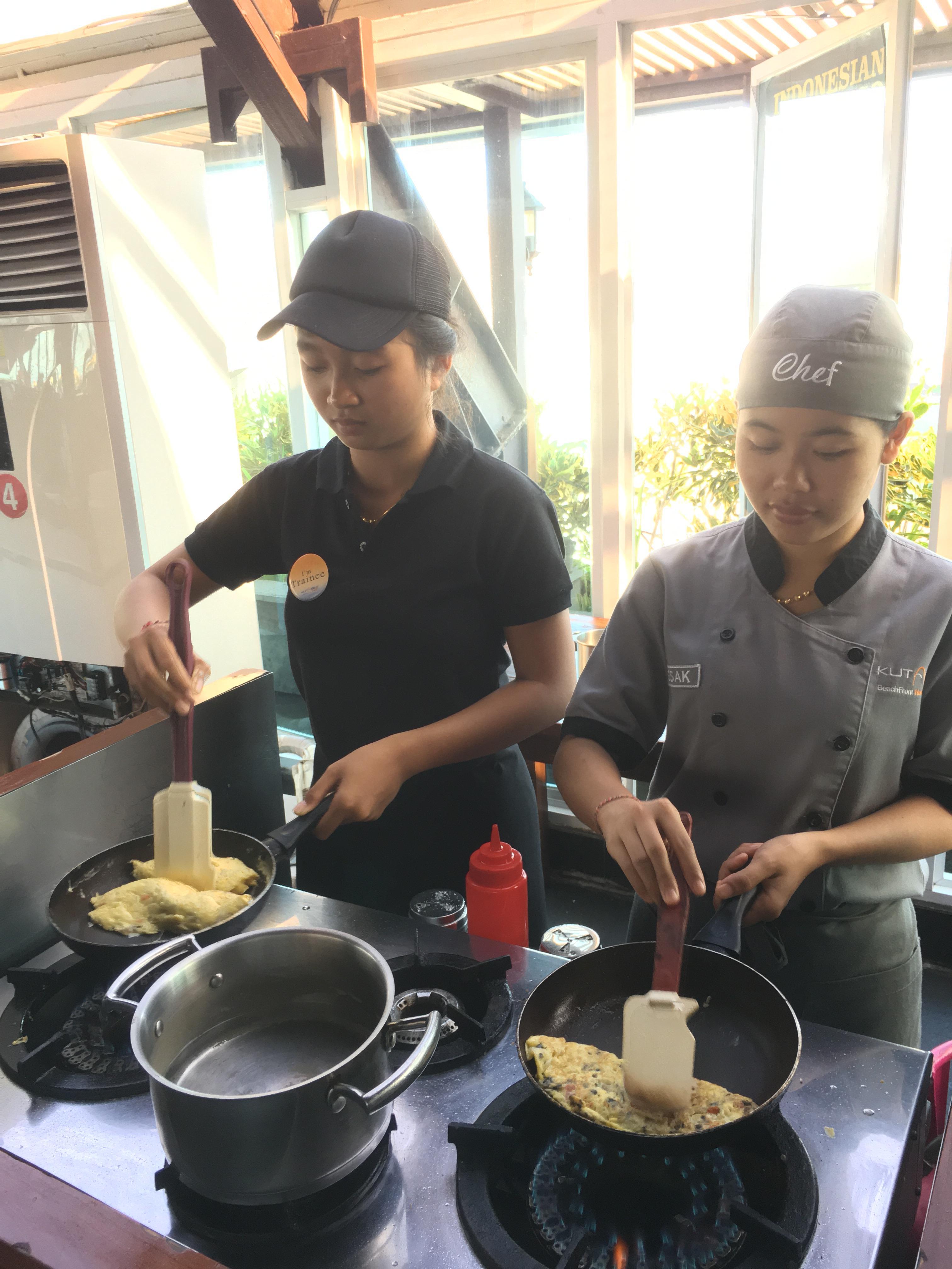 朝食ビュッフェ