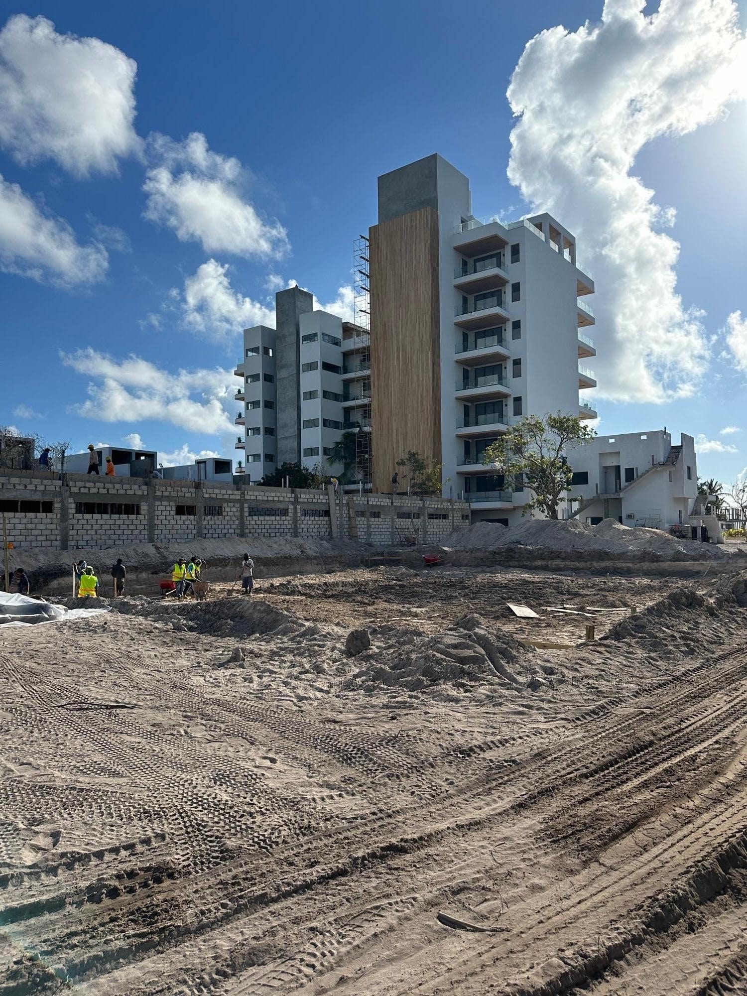 entrance to the unit from the road