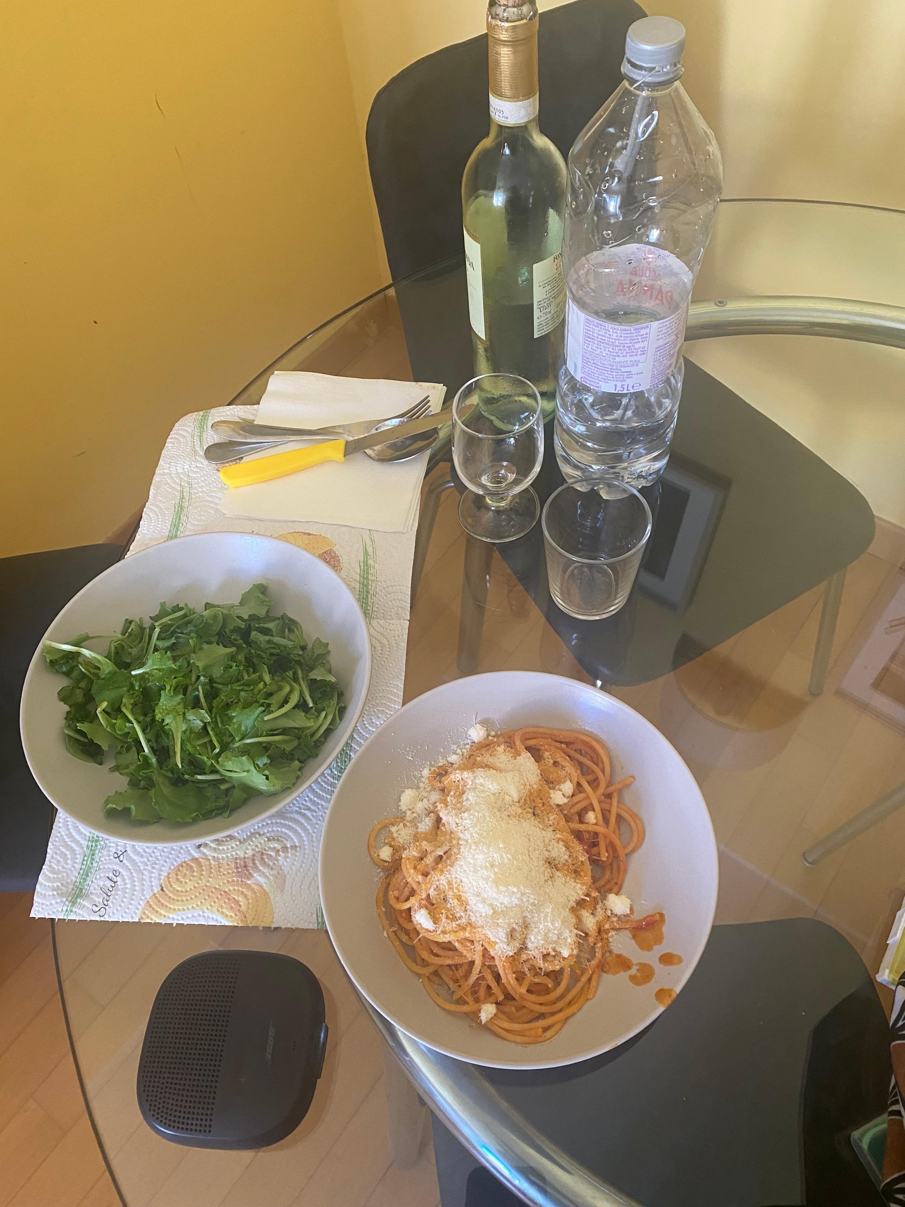 Using the kitchen and making some wonderful pasta and setting the table in the living room to eat, it would not be possible if it weren’t such a beautiful place to stay and so accommodating