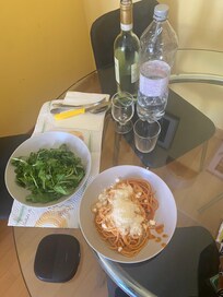 Using the kitchen and making some wonderful pasta and setting the table in the living room to eat, it would not be possible if it weren’t such a beautiful place to stay and so accommodating