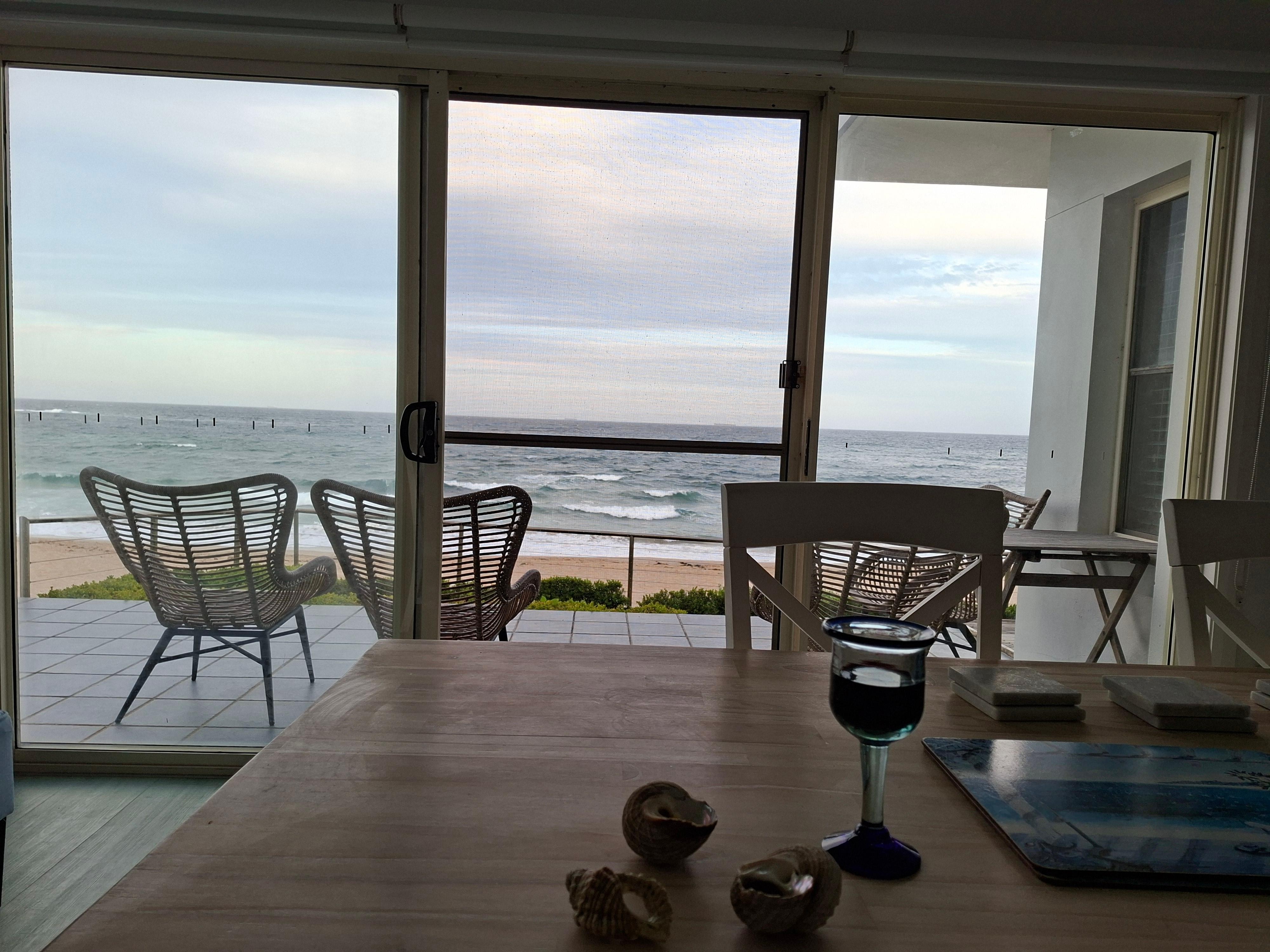 The apartment was absolutely  beautiful the views and access to the beach was fantastic. 