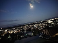 月と木星が並んで生駒の街を照らしていた。