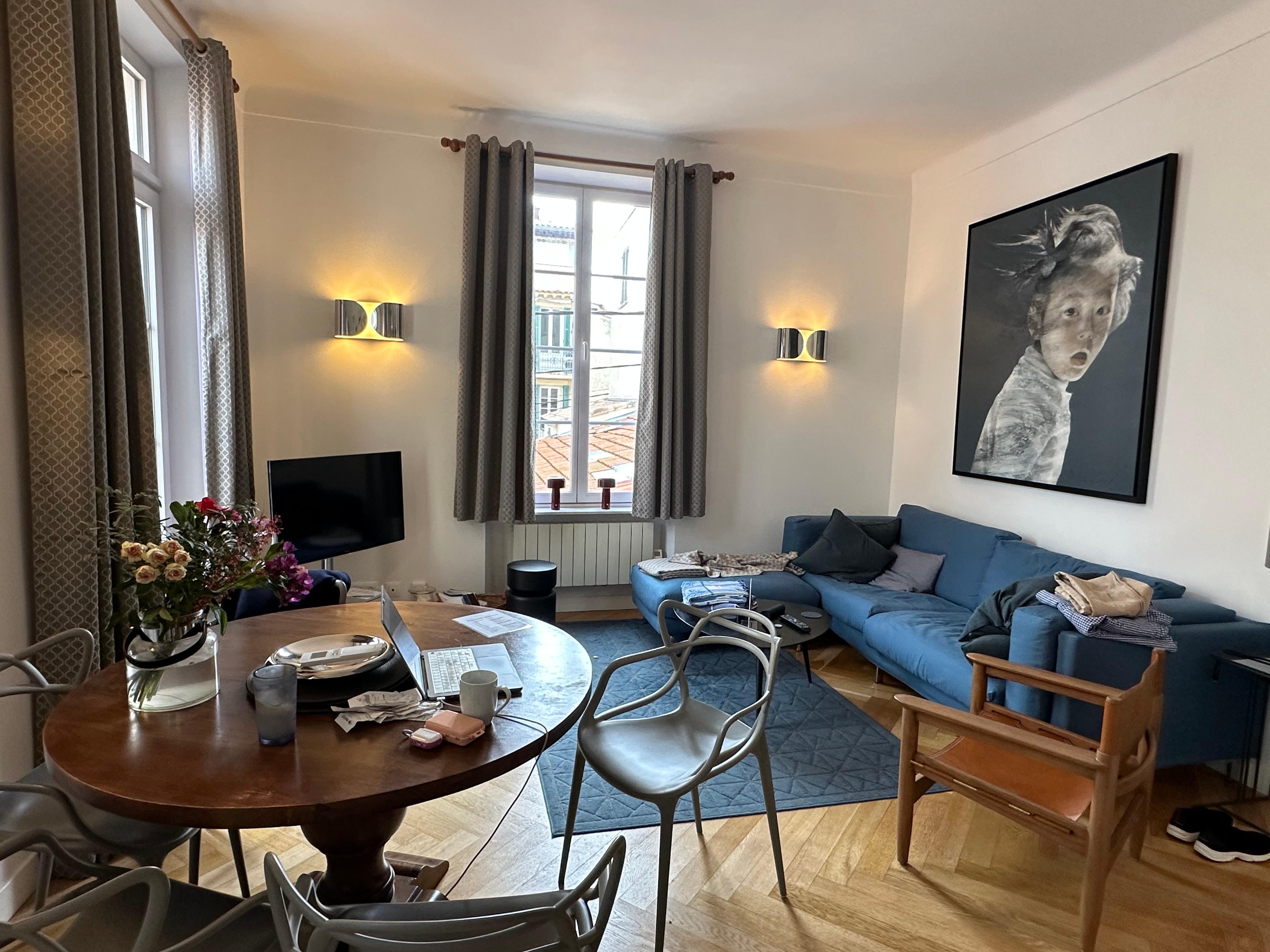 Sunny and bright salon and dining area