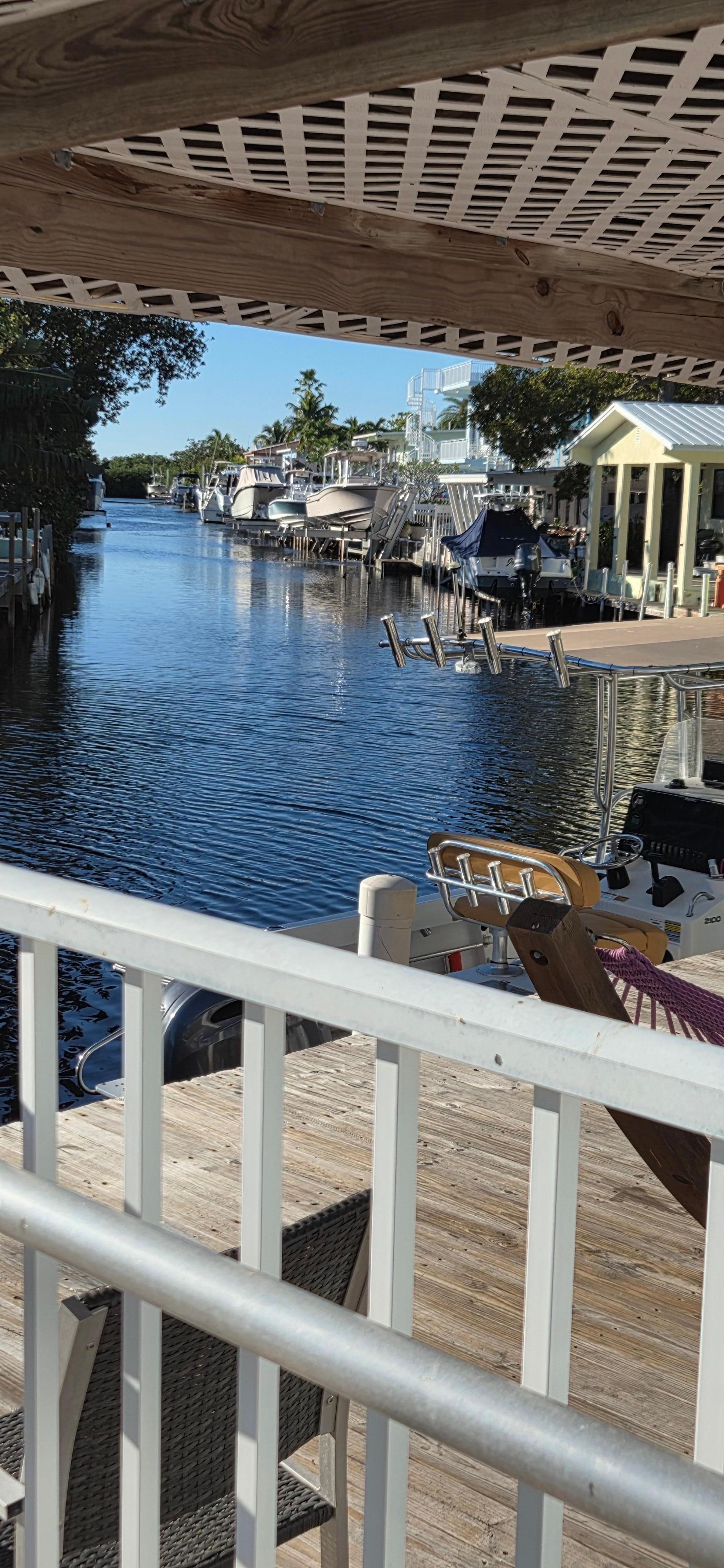 The water canal offers beautiful sun in the morning and a very tranquil experience. 