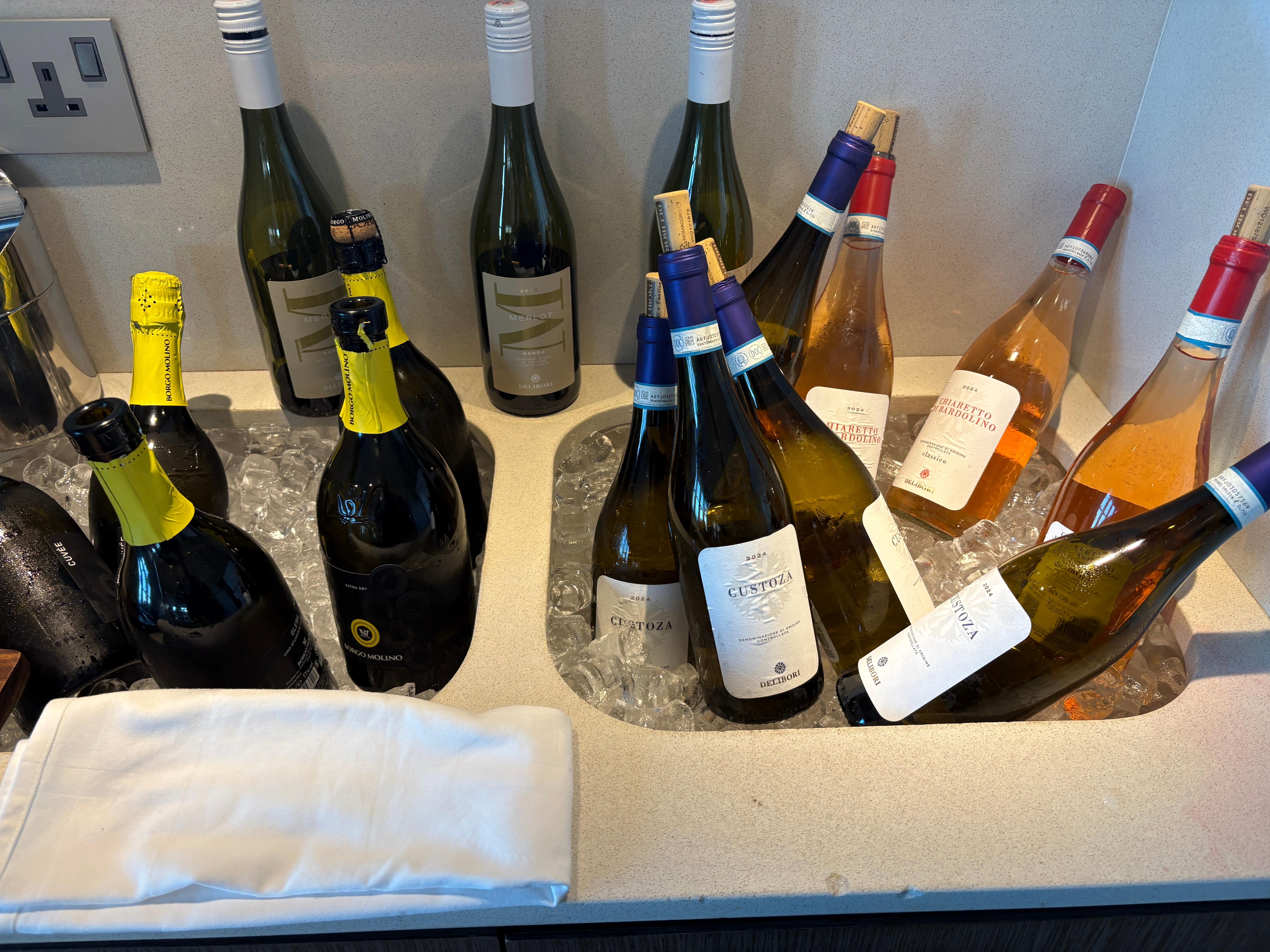 Diverse Weine im M-Club