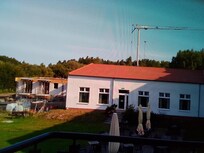 Baustelle vorm Balkon ,Bohrgerรคuche , Hรคmmern und laute Gerรคusche mehrerer Arbeiter