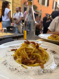 Este lugar de pastas increíble.. queda sobre la calle a la fontana