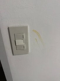 Blood or 💩 on the walls