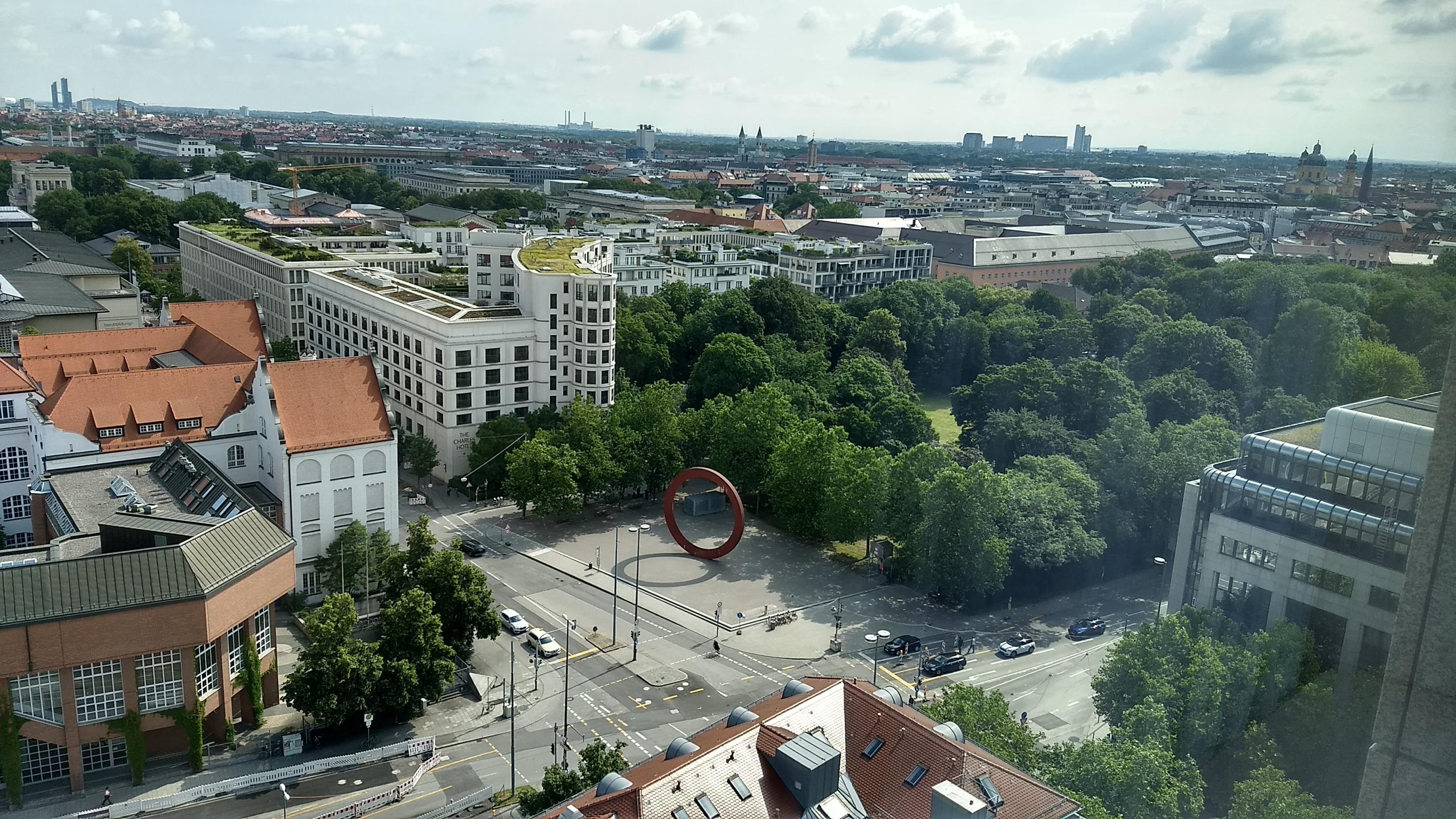 uitzicht over munchen vanuit de kamer