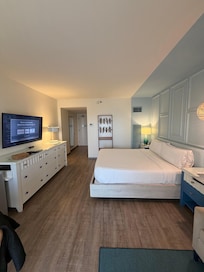 King ocean view room