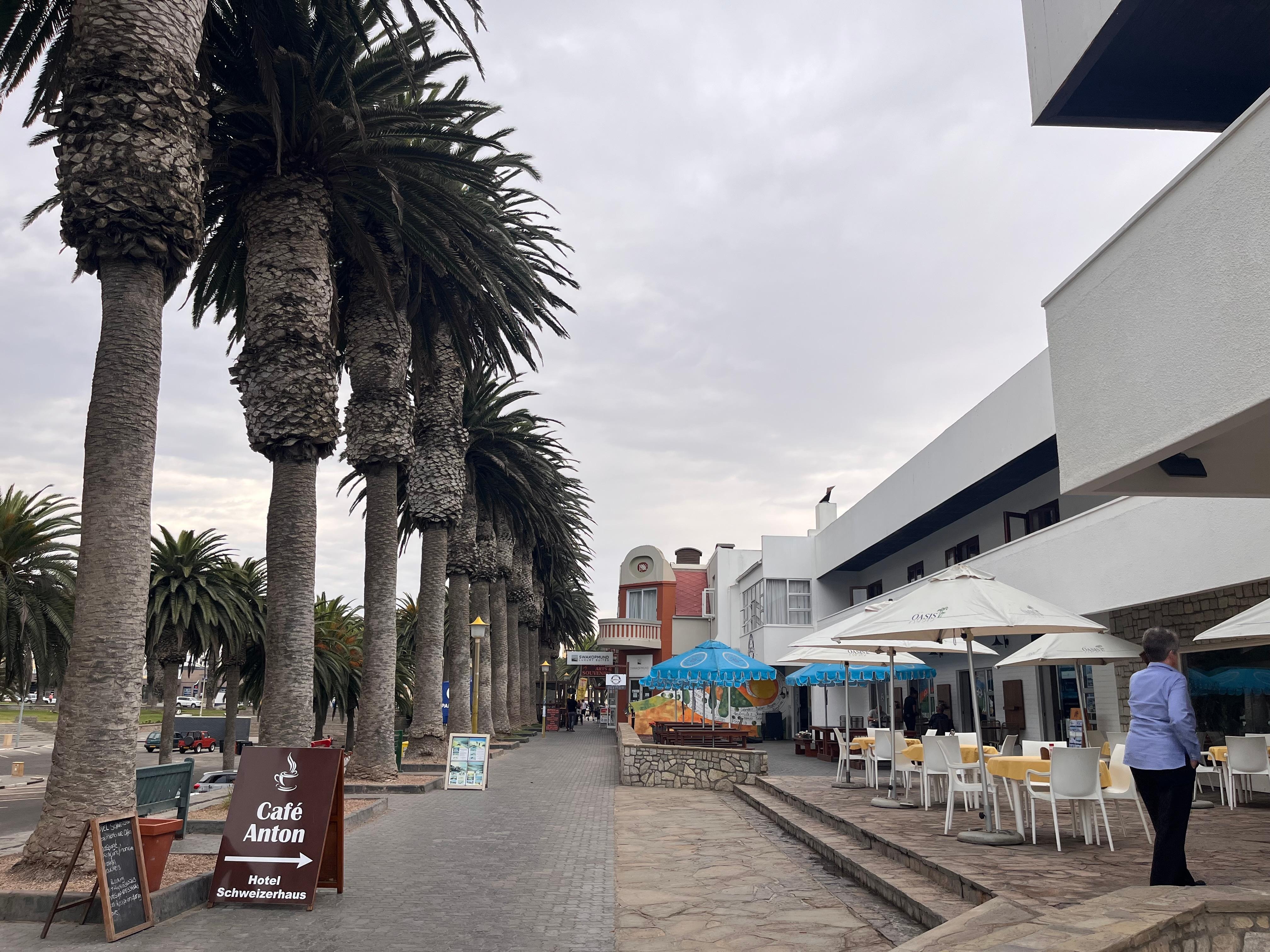 There’s a great German coffee shop and a great Italian Pizza place leading up to the hotel door. 