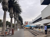 There’s a great German coffee shop and a great Italian Pizza place leading up to the hotel door.