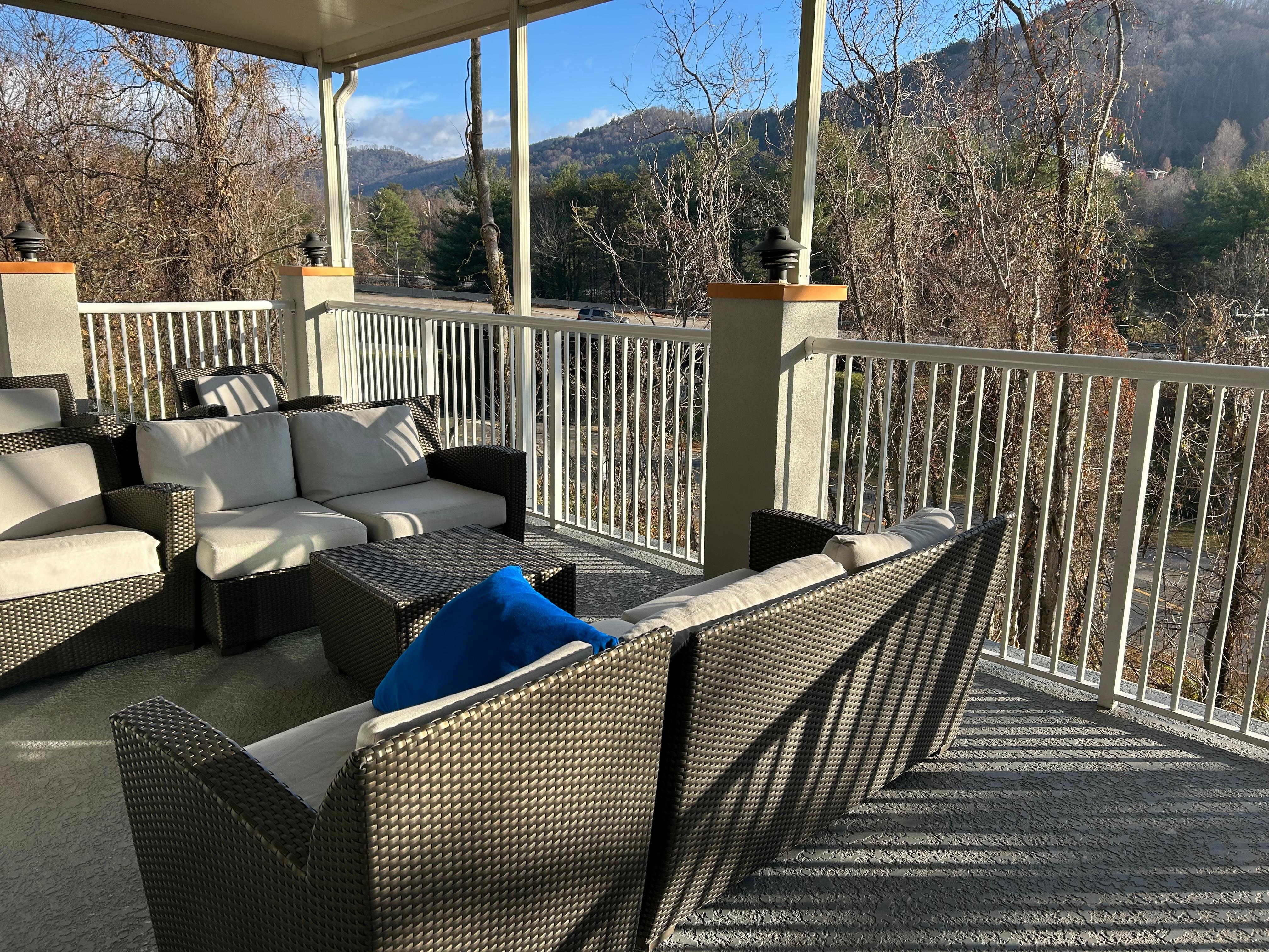 Outdoor porch space near breakfast area