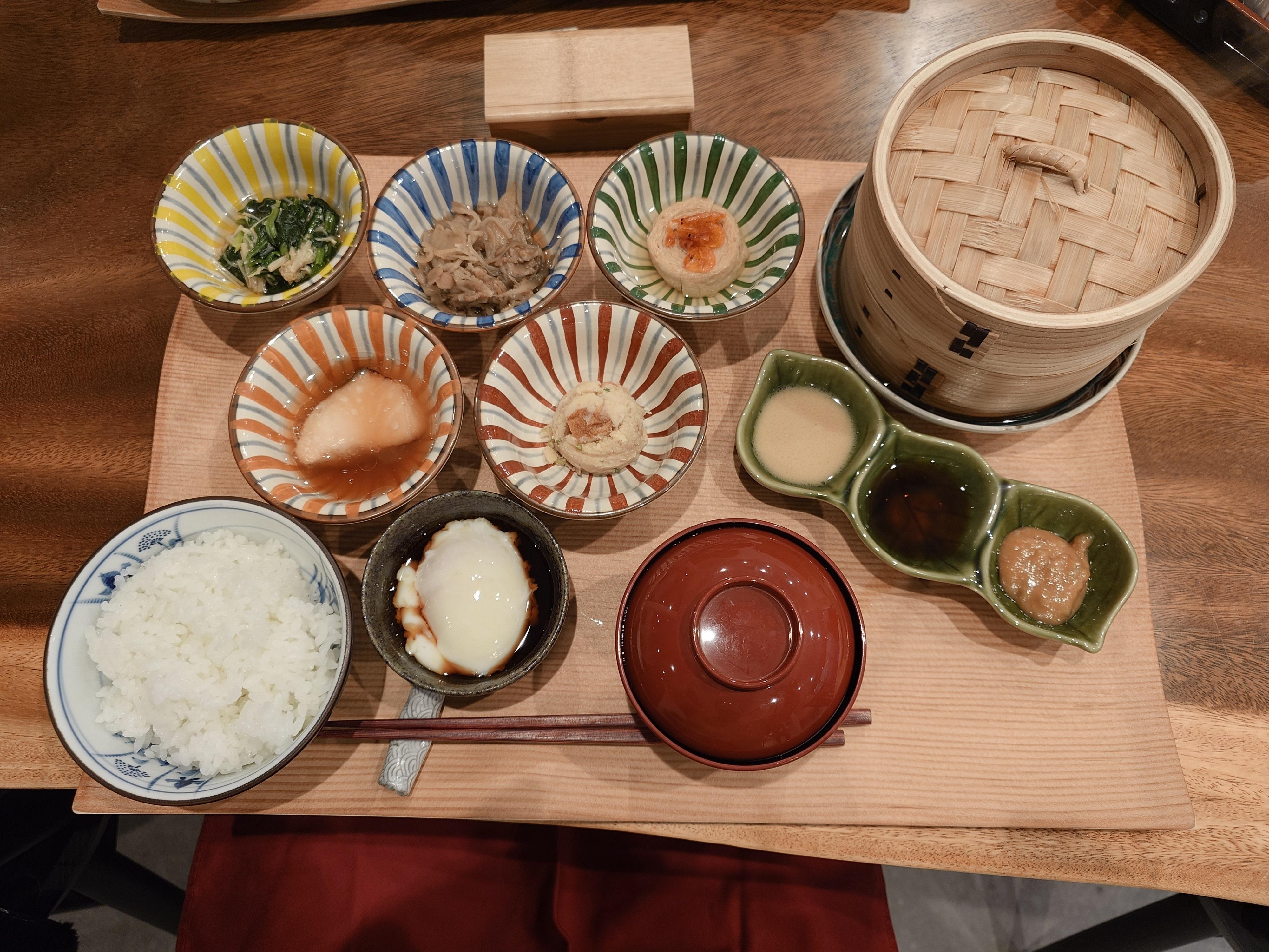 朝食も素敵でした。